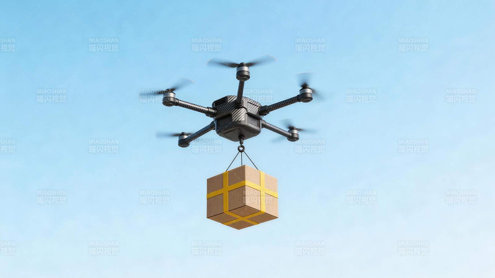 无人机悬挂纸箱在蓝天中飞行运输图片