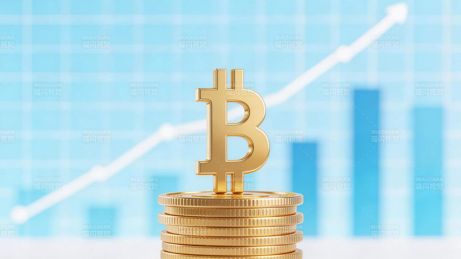 金色比特币标志置于金币堆上背景为上升图表图片