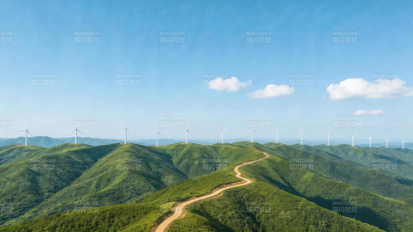 绿色山丘上排列的白色风力发电机群图片