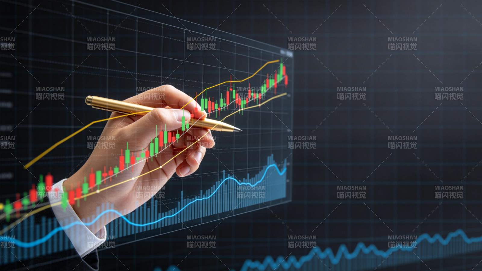 手持金笔指向股票K线图趋势分析图片