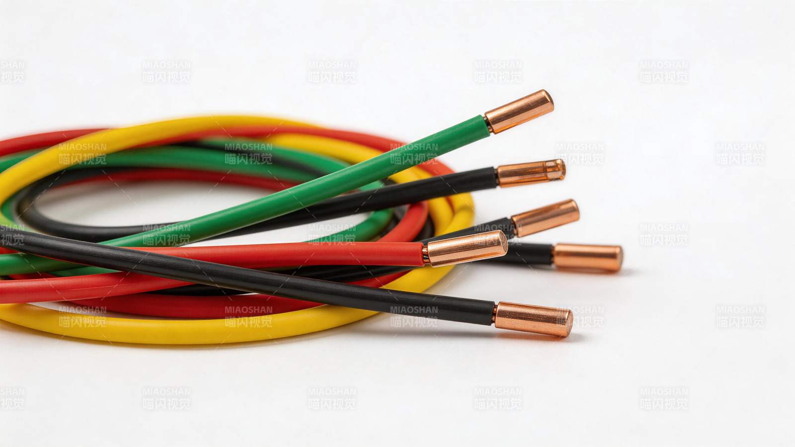 多色绝缘导线铜端子特写展示图片