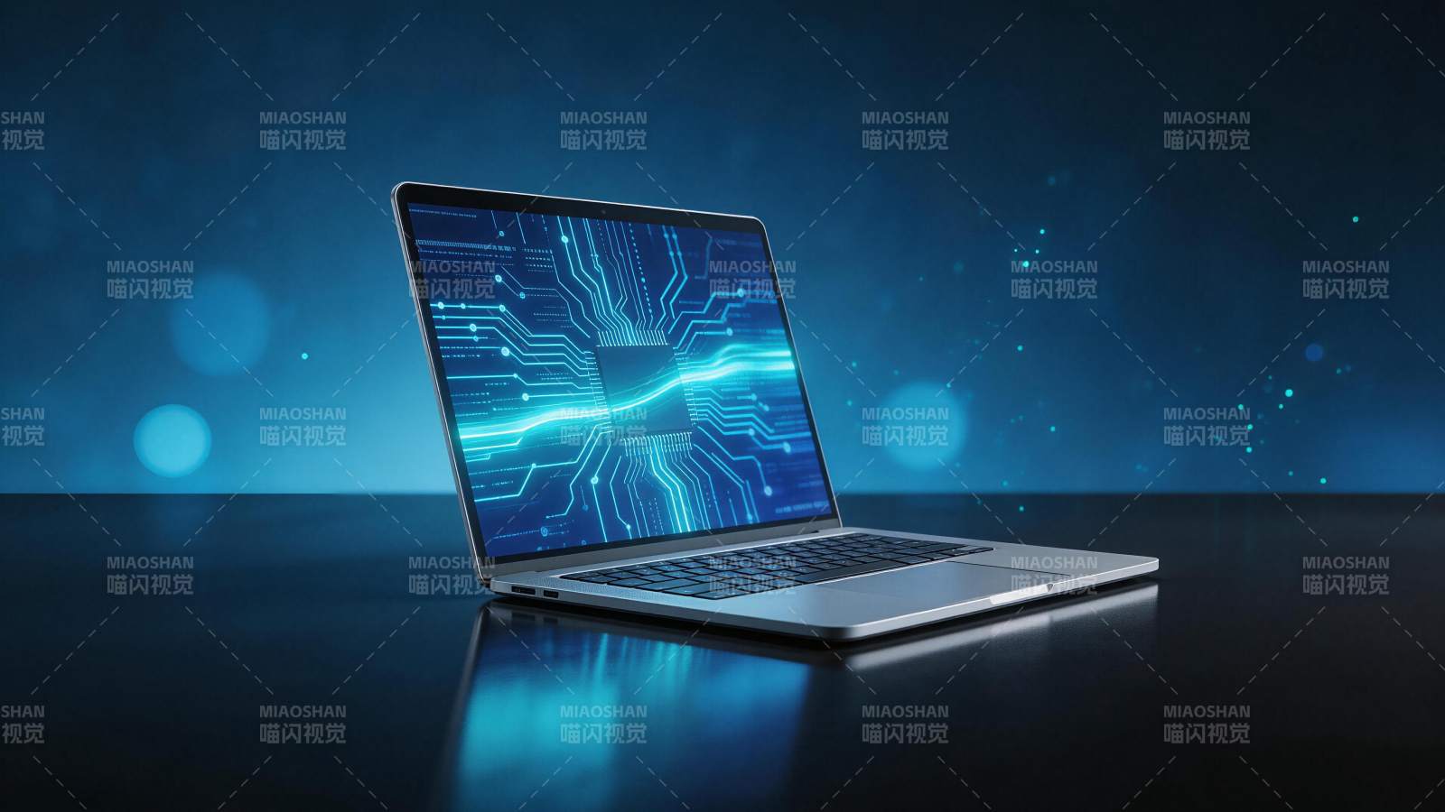 银色笔记本电脑屏幕显示蓝色电路板图案图片