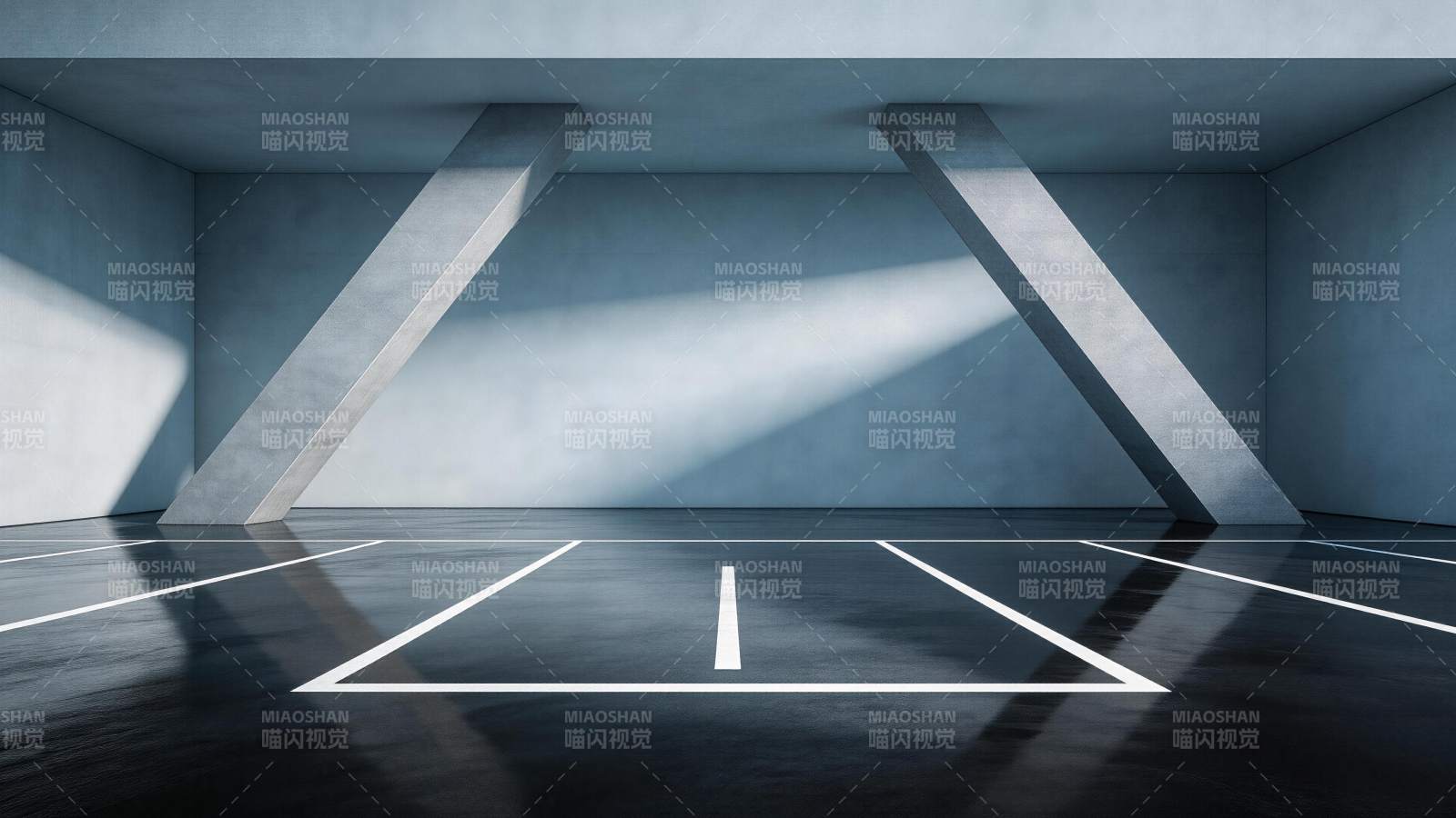 空旷地下停车场内几何光影与标线结构图片