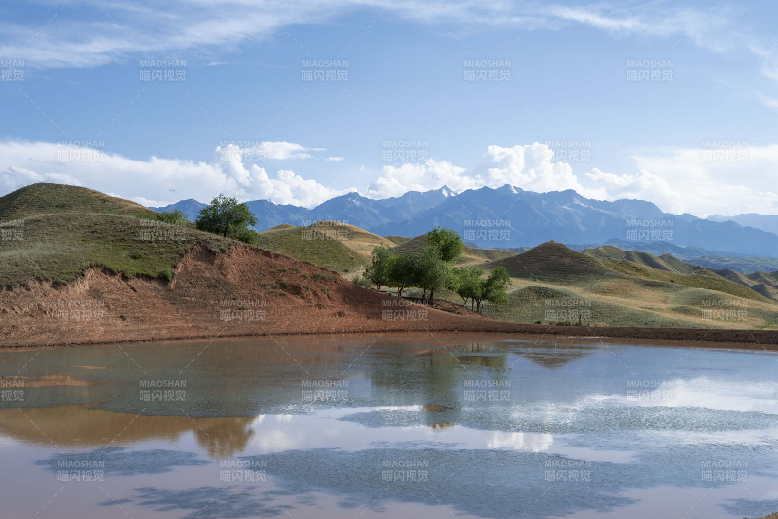 山水相映 静谧如画图片