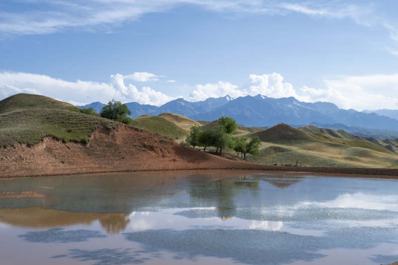 山水相映 静谧如画图片