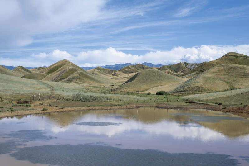 山湖倒影如画图片