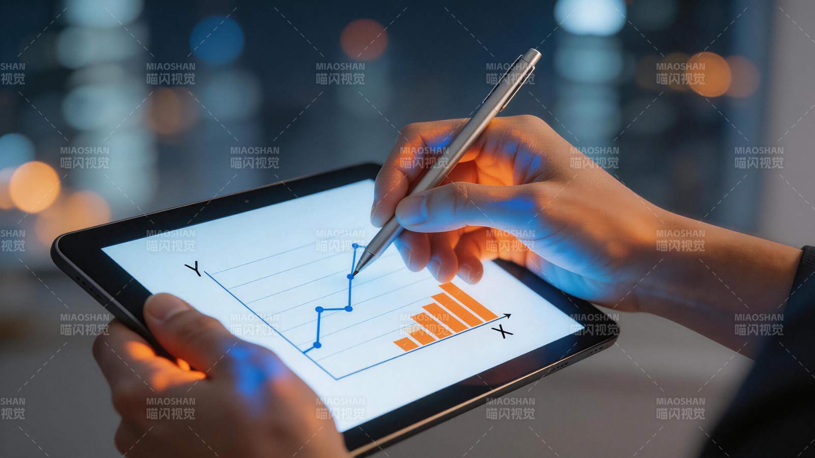 手持触控笔在平板上绘制数据图表图片