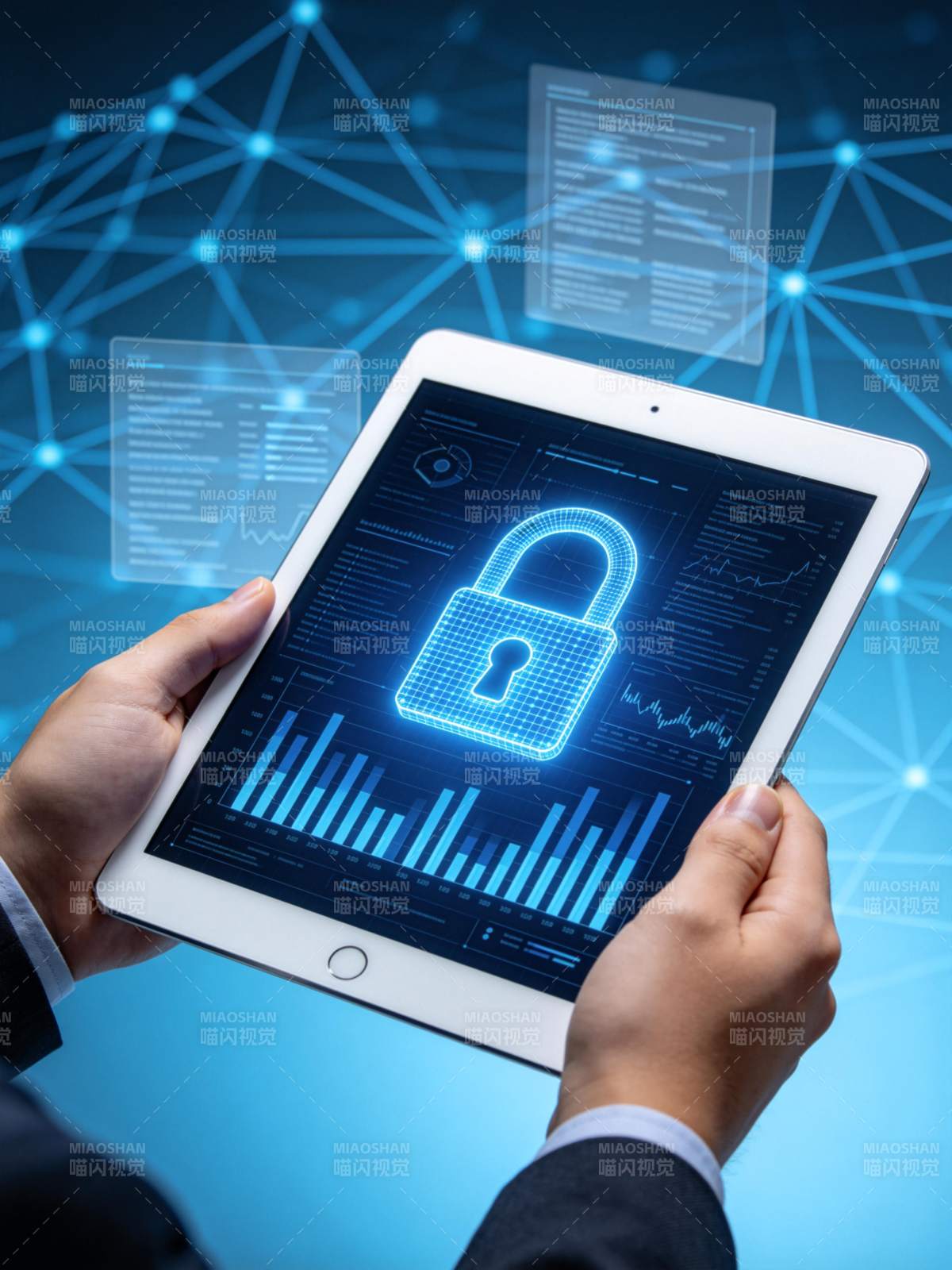 手持平板显示蓝色数字锁与数据图表界面图片