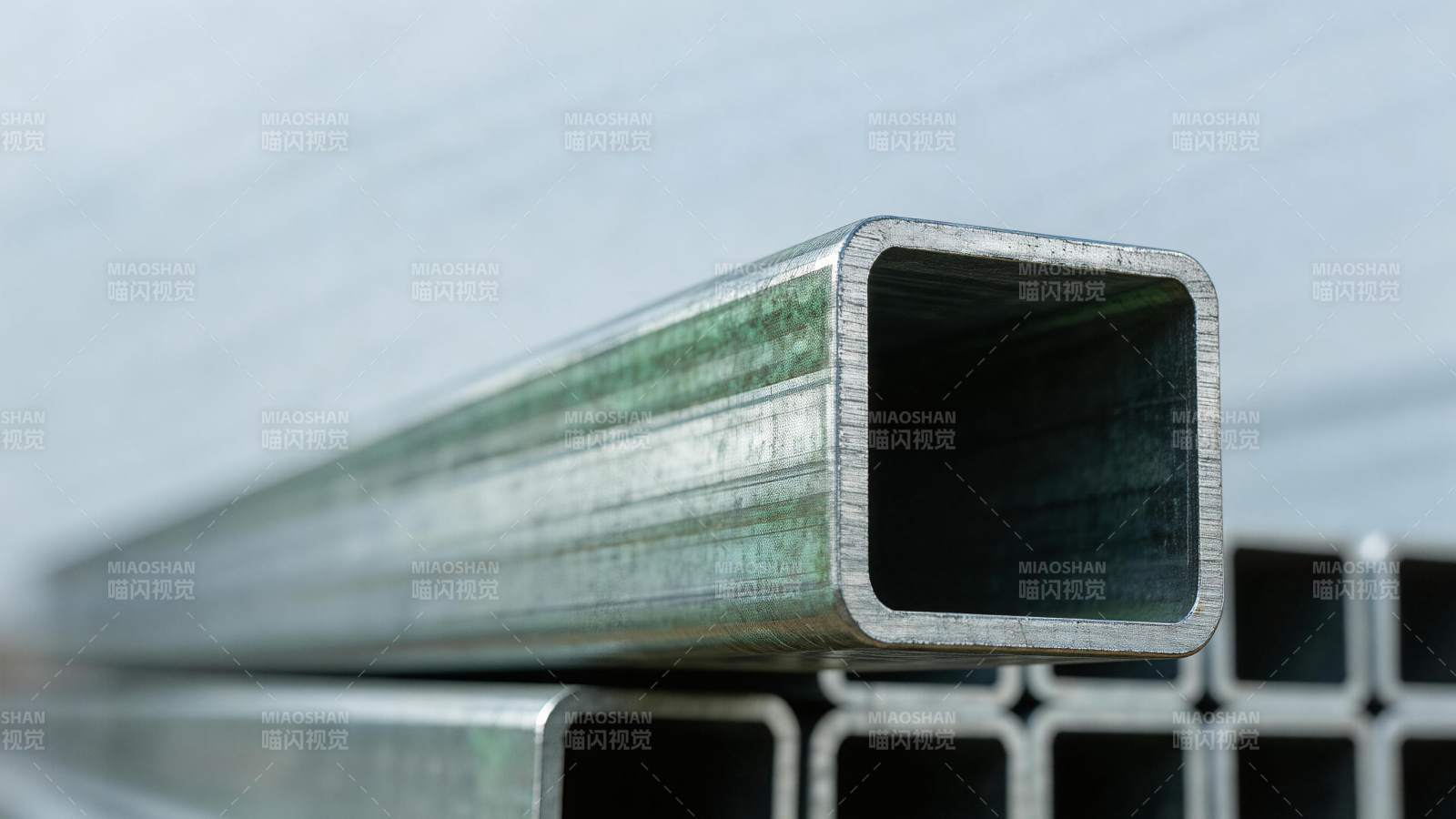 镀锌矩形金属管材特写展示图片