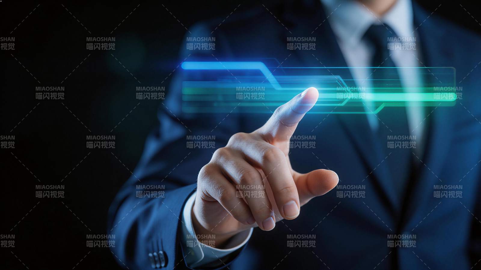 商务人士手指触控全息科技界面图片