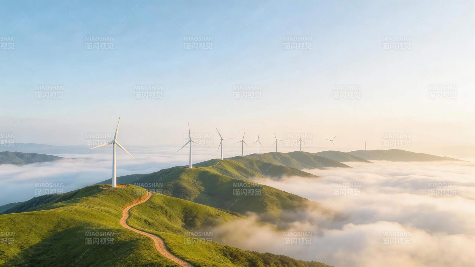 山脊风力发电机群与云海晨光景观图片
