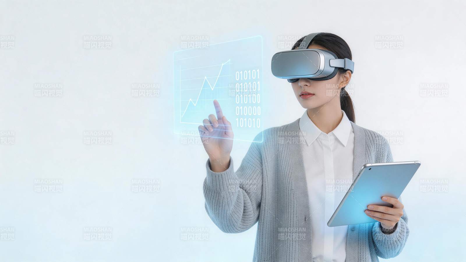 女性佩戴VR设备操作全息数据图表图片