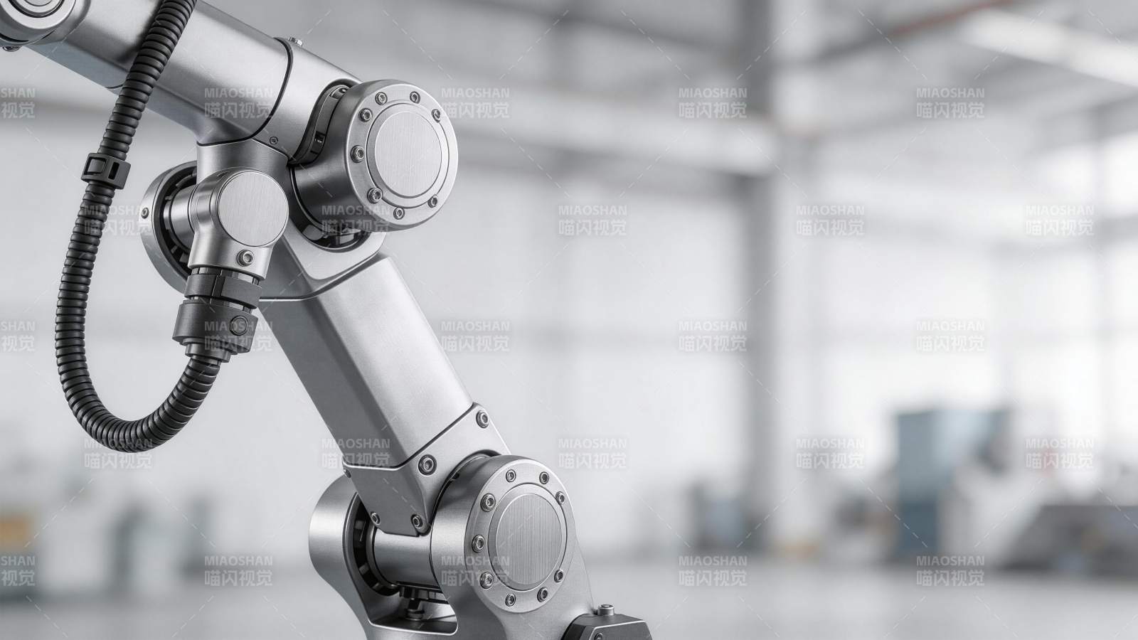 工业机械臂特写展示精密金属结构与关节细节图片