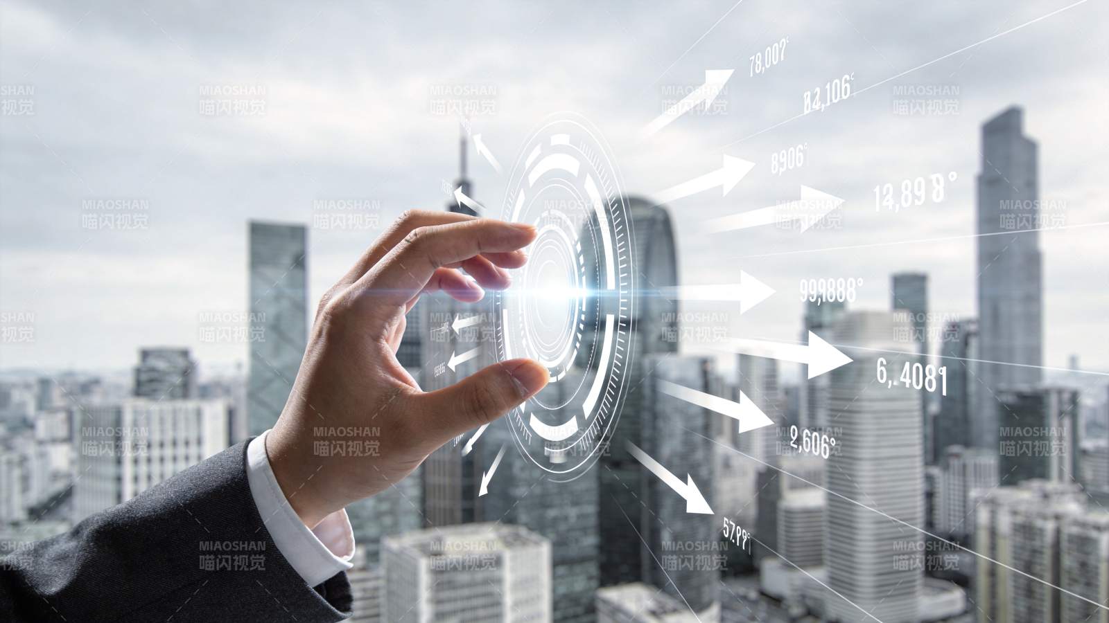 手触虚拟数据界面城市背景科技场景图片