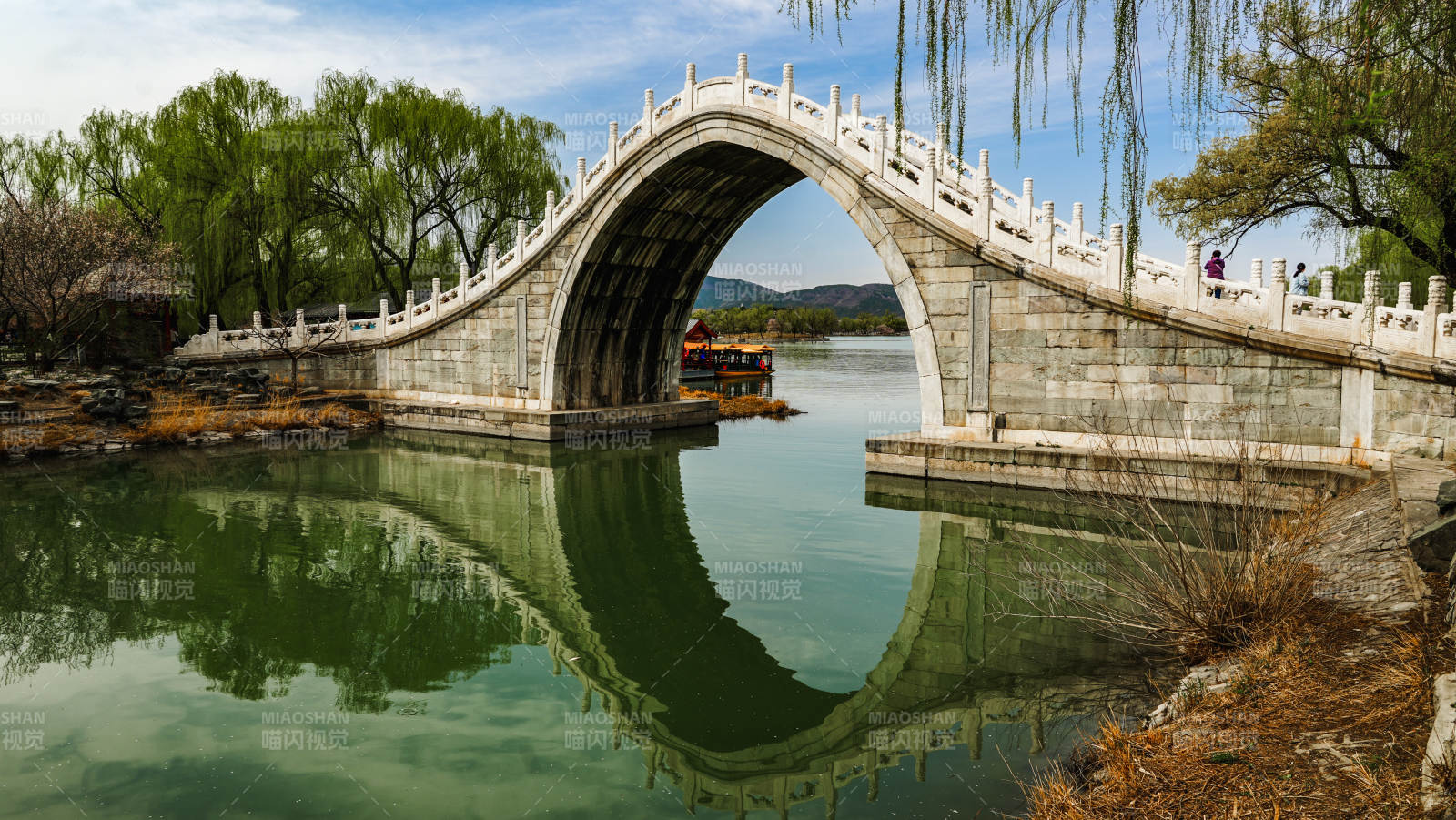 拱桥映水 景美如画图片