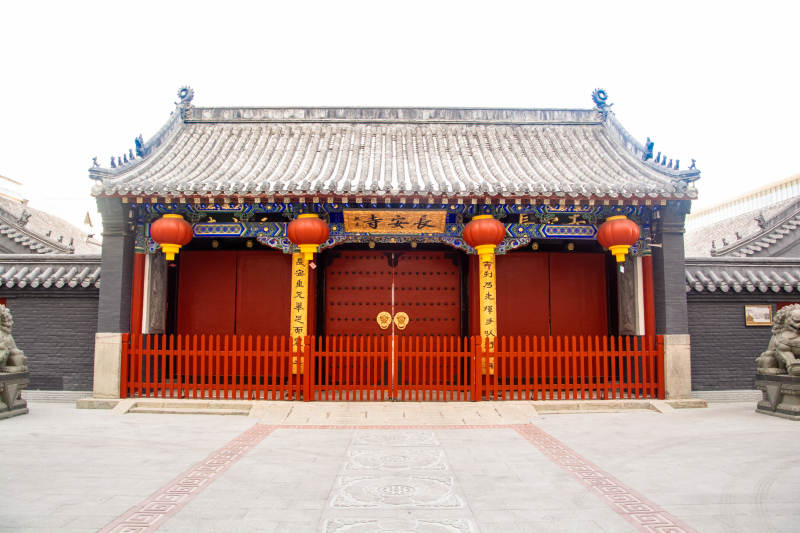 长至寺门前景象图片