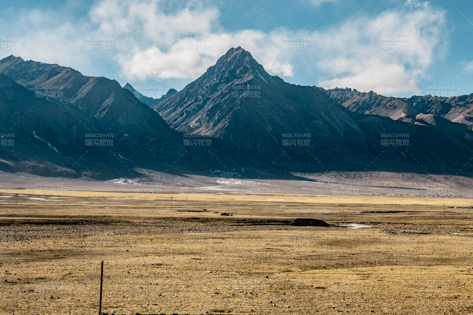 高原雪山风光图片