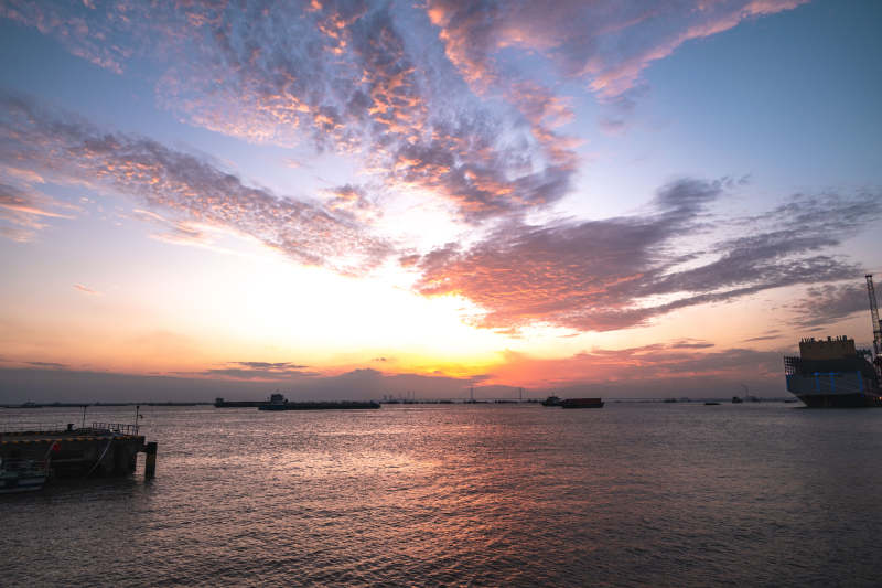 夕阳海港美景图片