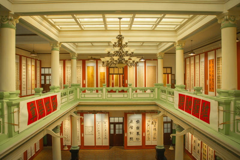 古建筑内部展览厅图片