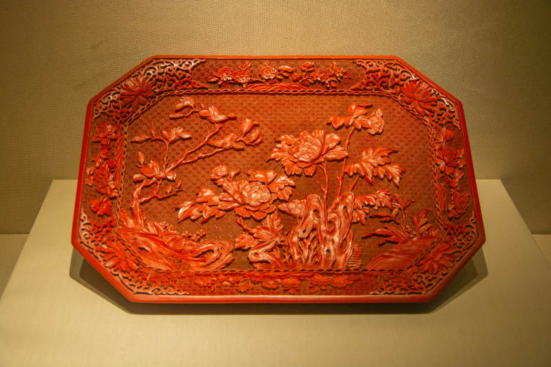 红漆雕花托盘图片