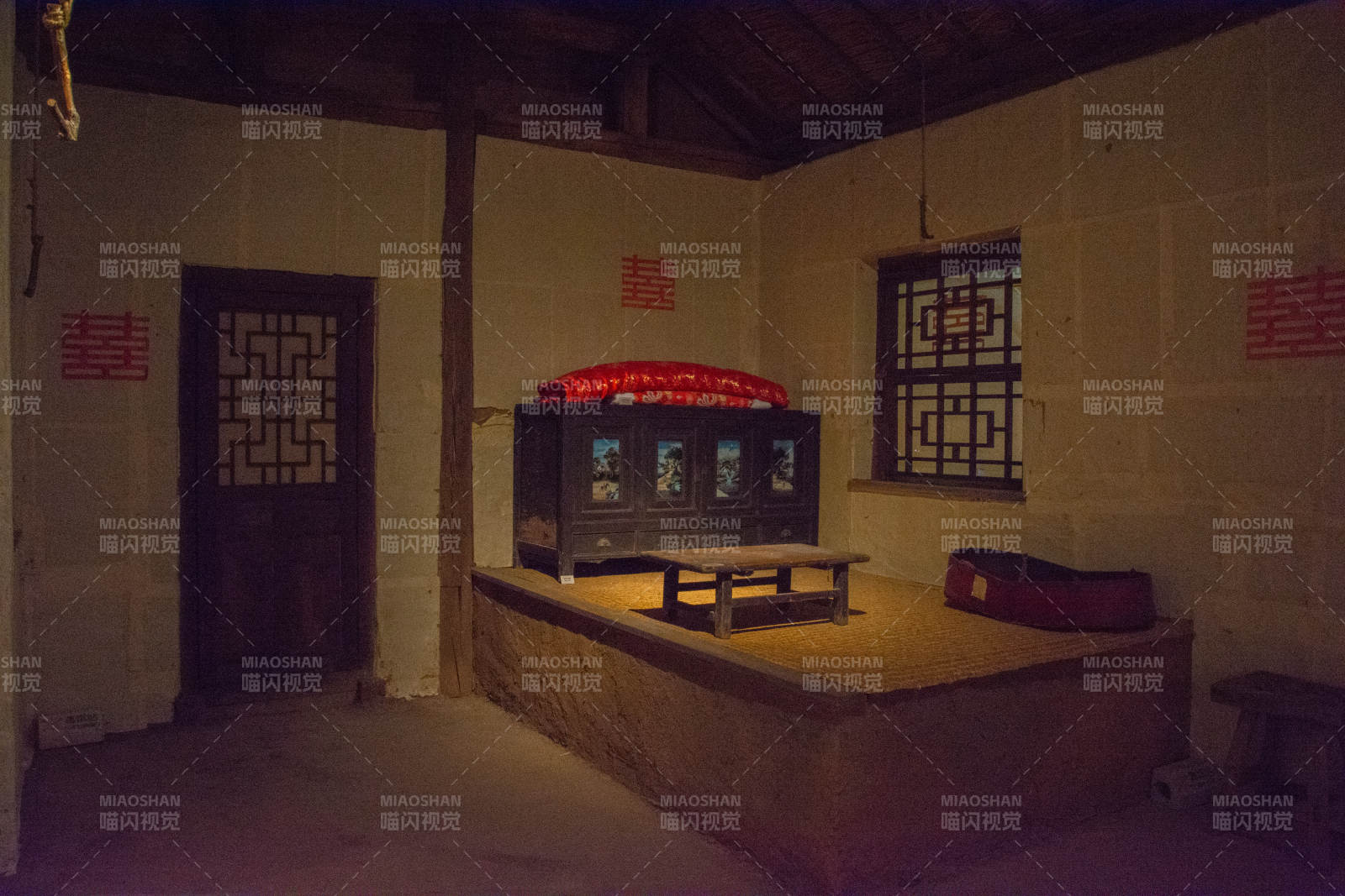 古朴中式民居婚房图片