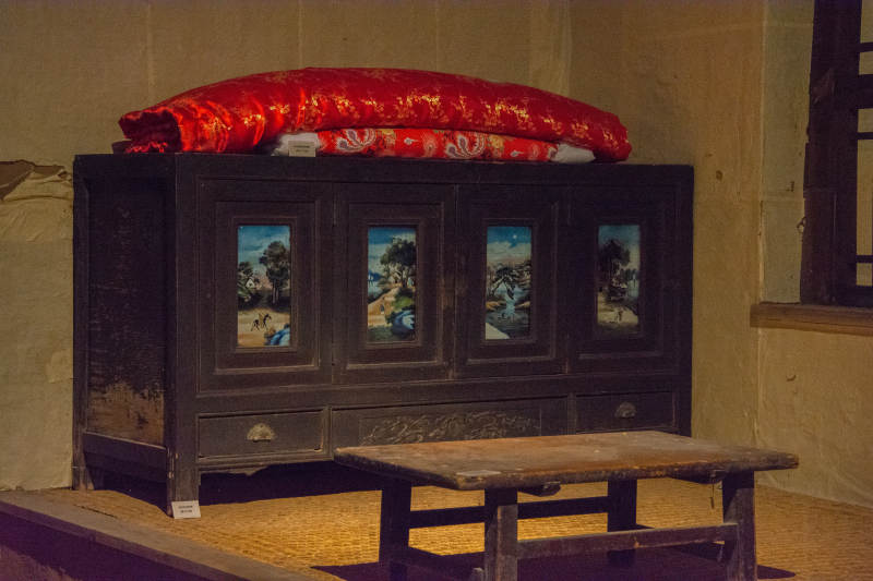 古色古香的床柜图片