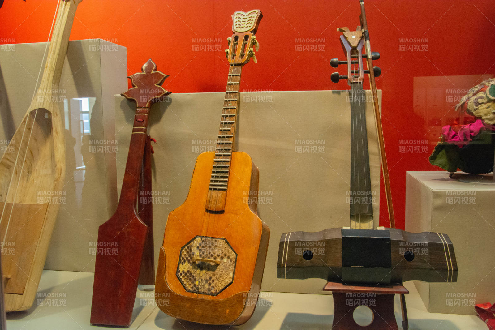 传统乐器展示图片
