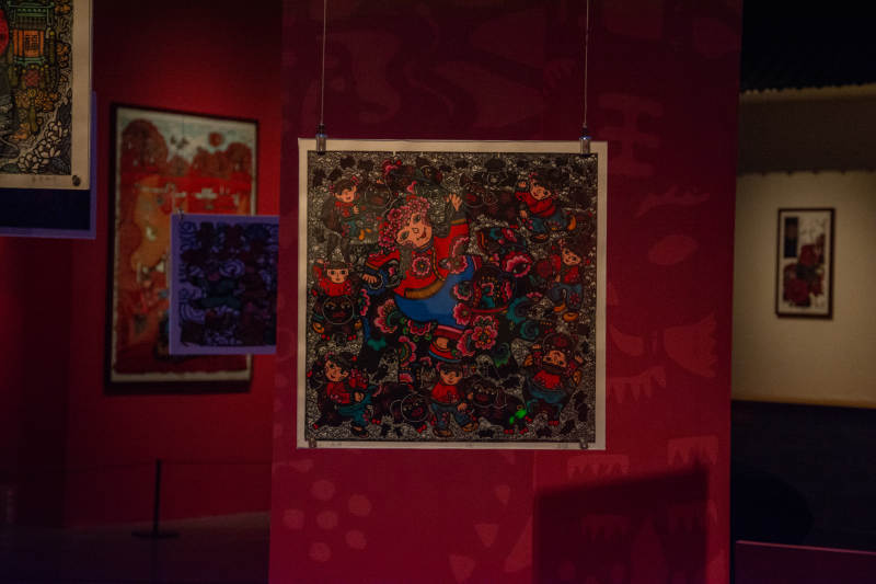 色彩斑斓的抽象画展图片