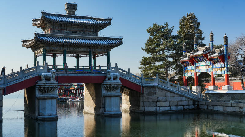 古桥映水 亭台生辉图片