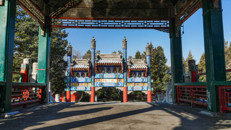 古色古香的庙宇门楼图片