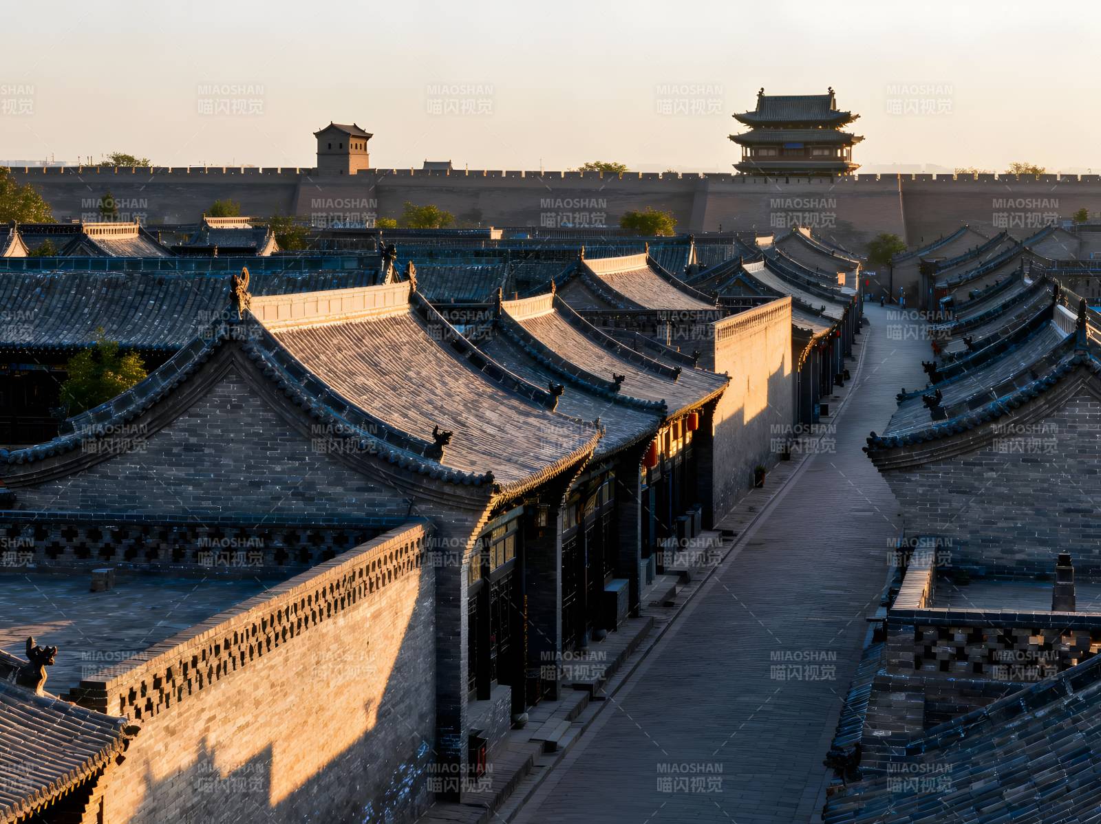 古城巷陌夕阳照图片