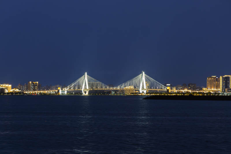 夜幕下的大桥美景图片