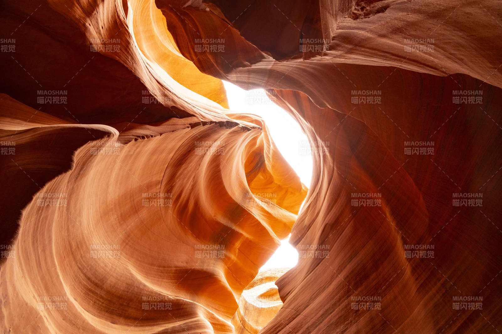 美国亚利桑那州羚羊彩穴图片