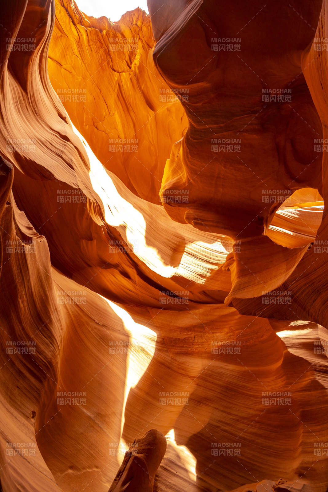 美国亚利桑那州羚羊彩穴图片