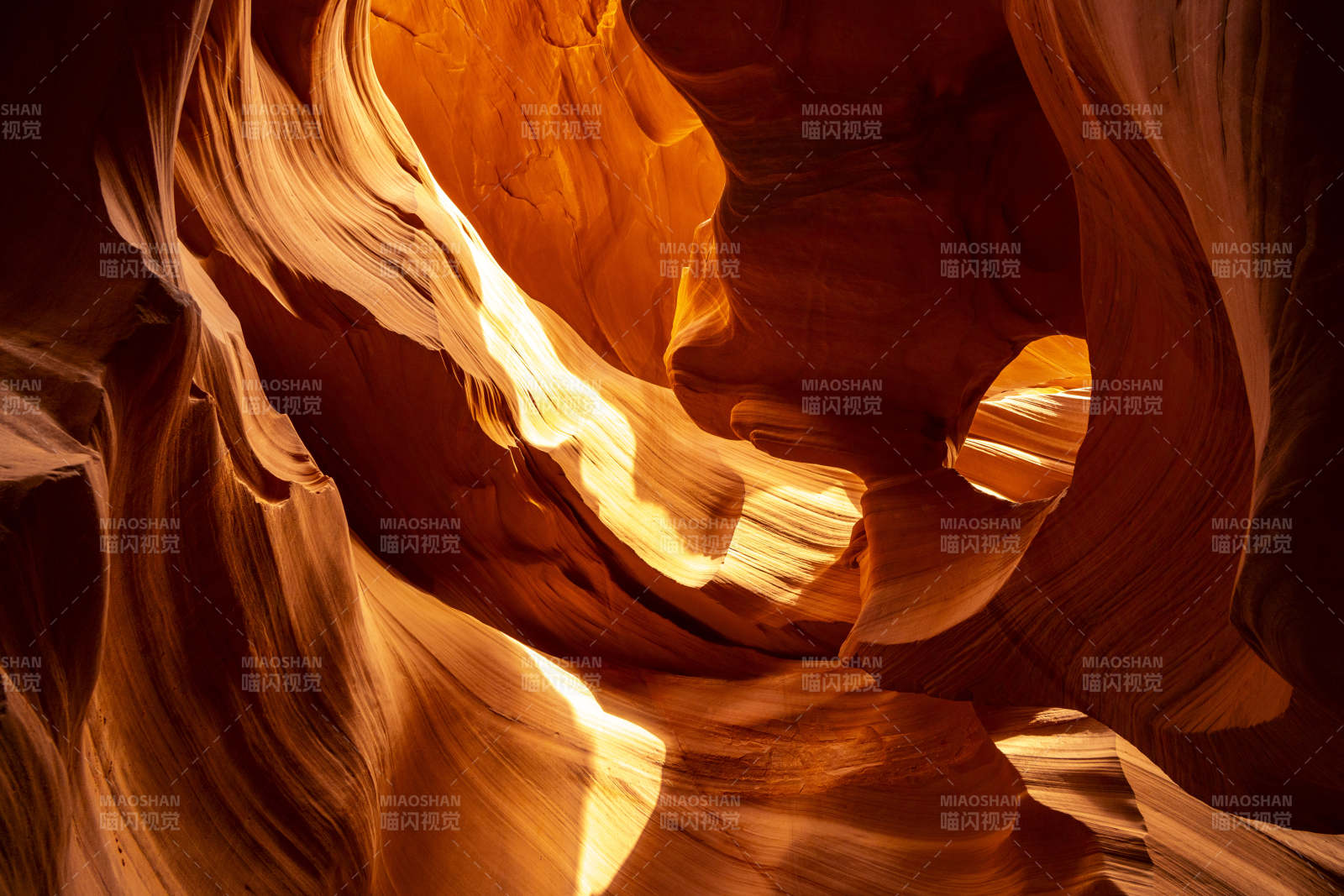 美国亚利桑那州羚羊彩穴图片