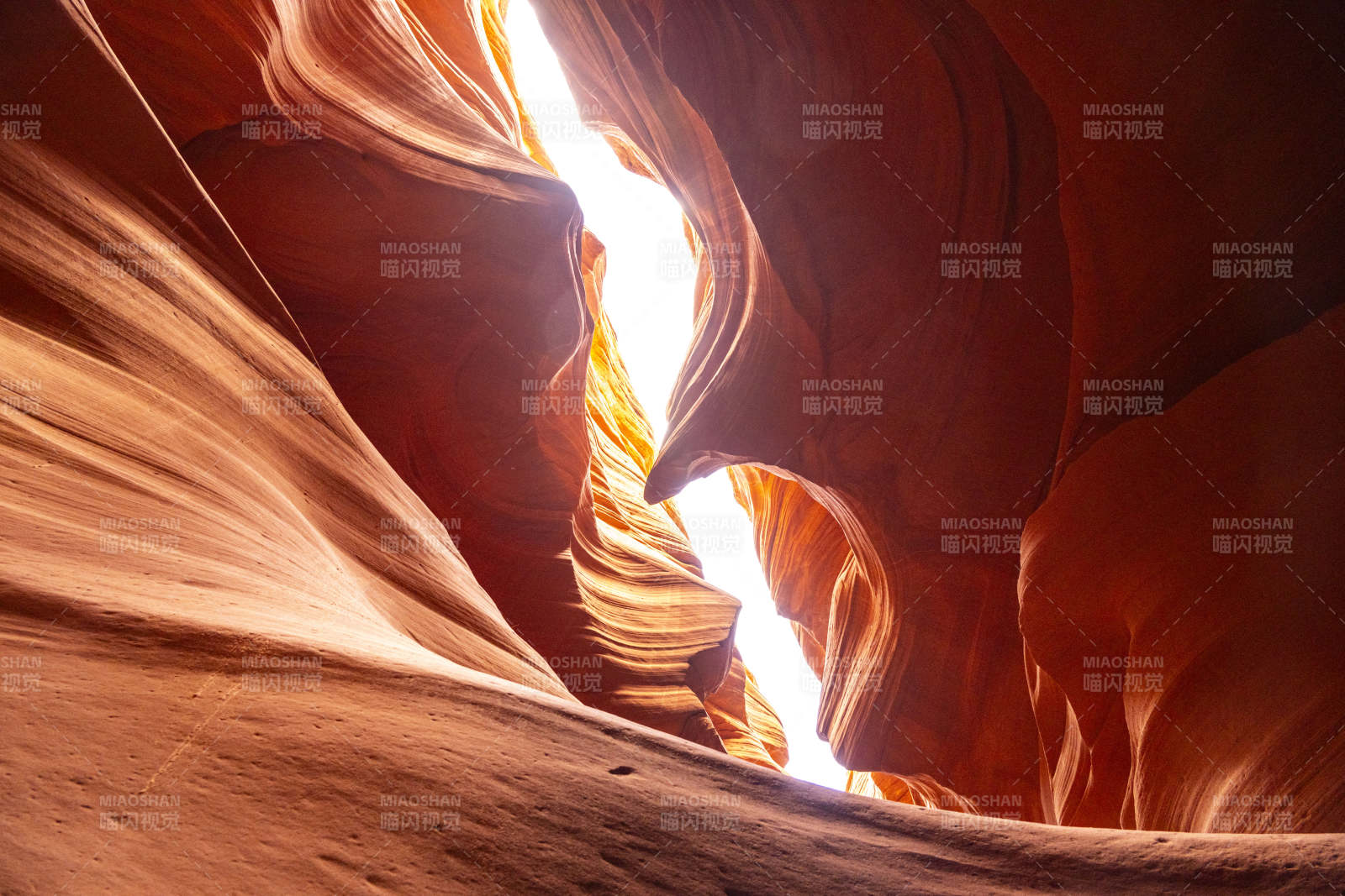 美国亚利桑那州羚羊彩穴图片