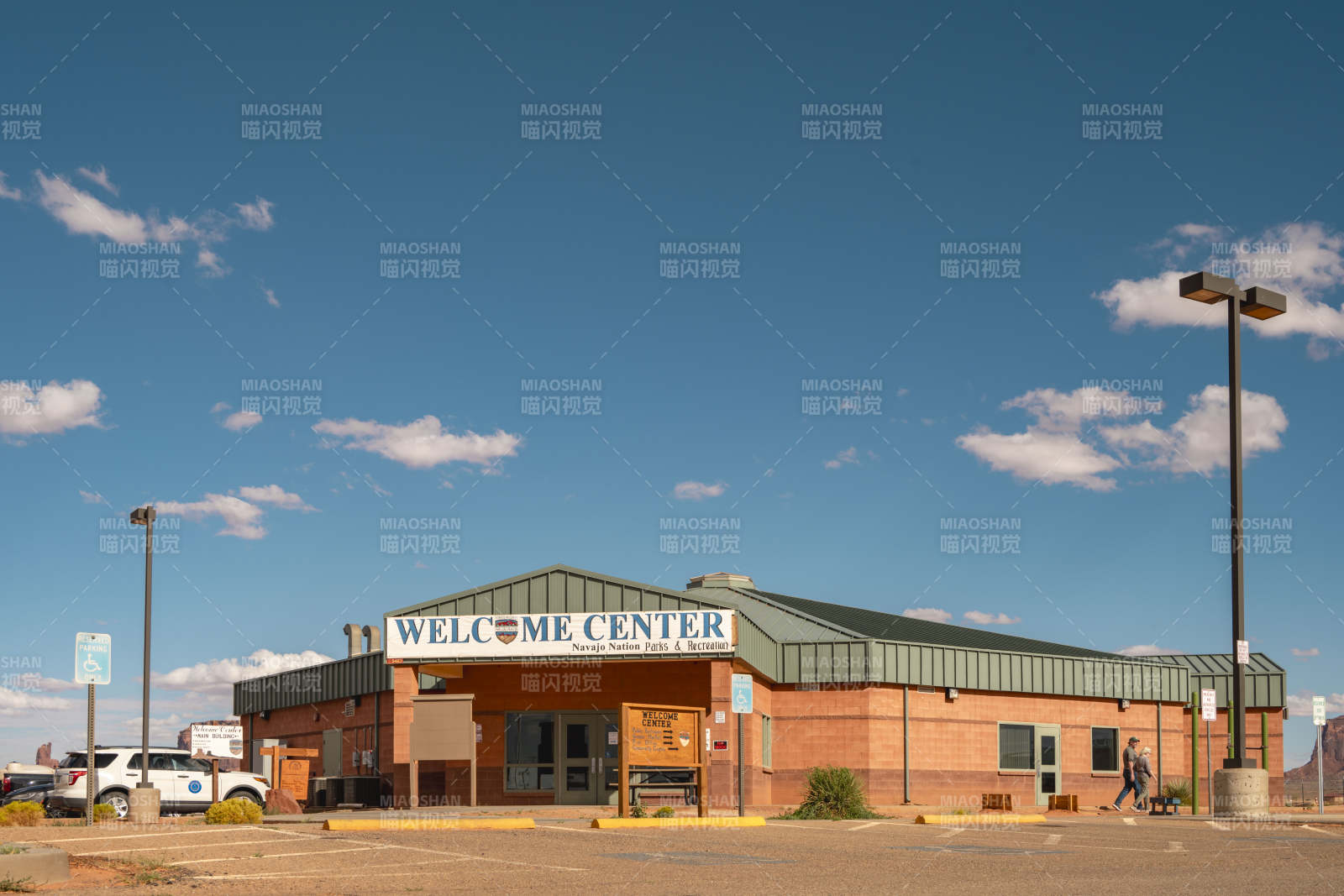 美国亚利桑那州与犹他州纪念碑谷街景图片