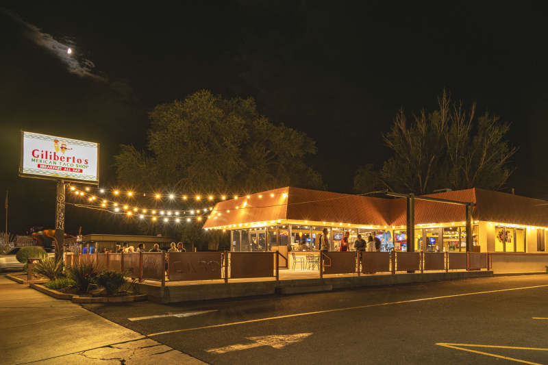 美国犹他州摩押小镇夜景图片