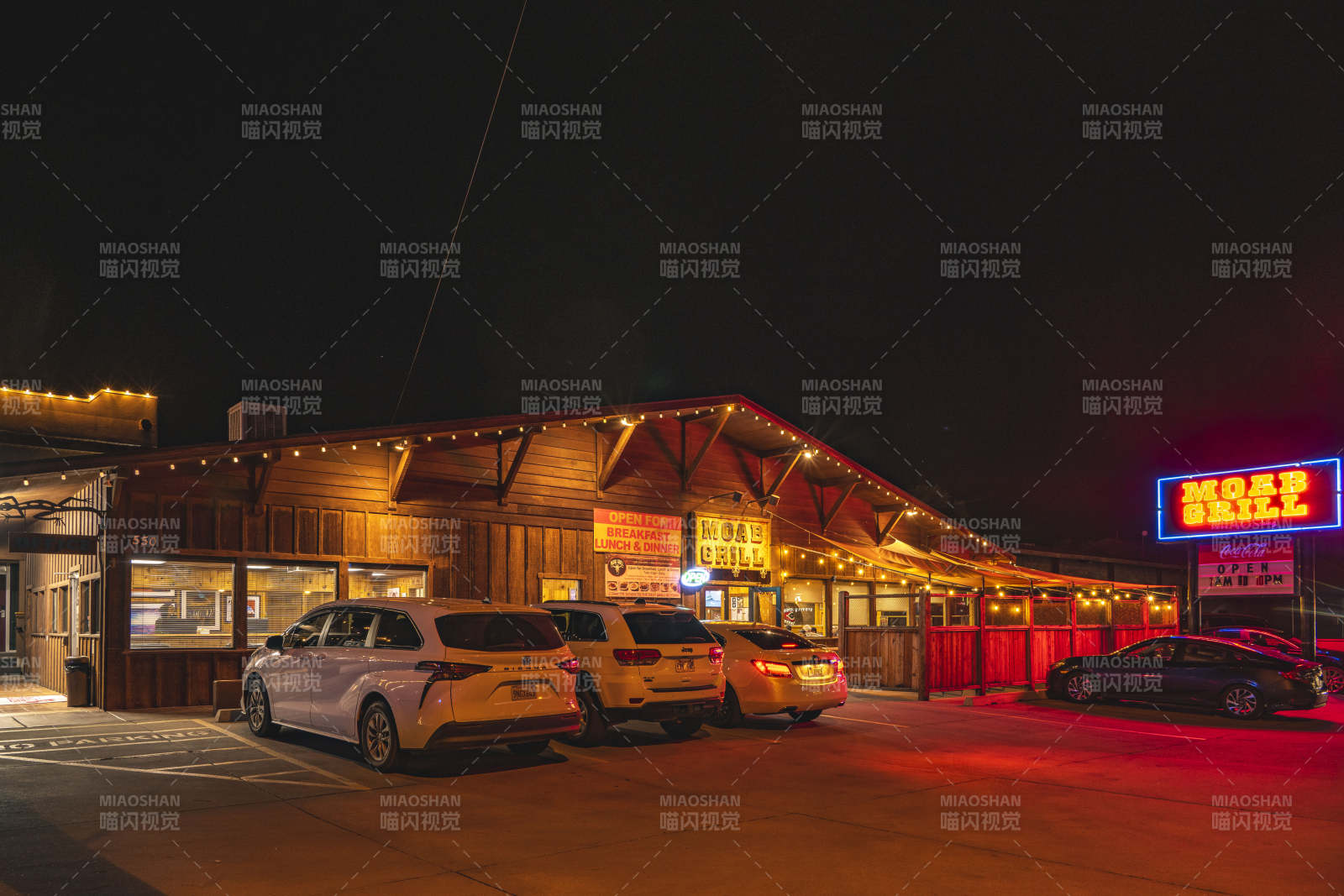 美国犹他州摩押小镇夜景图片