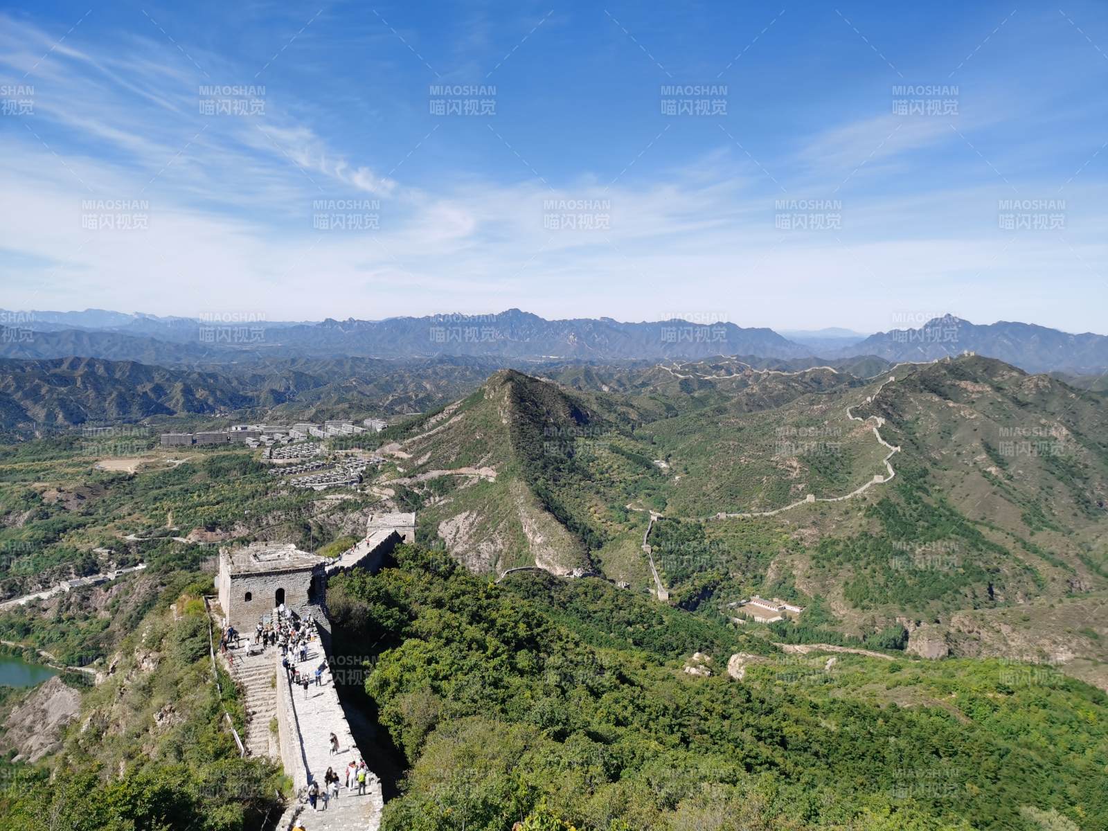 司马台长城蜿蜒山间图片