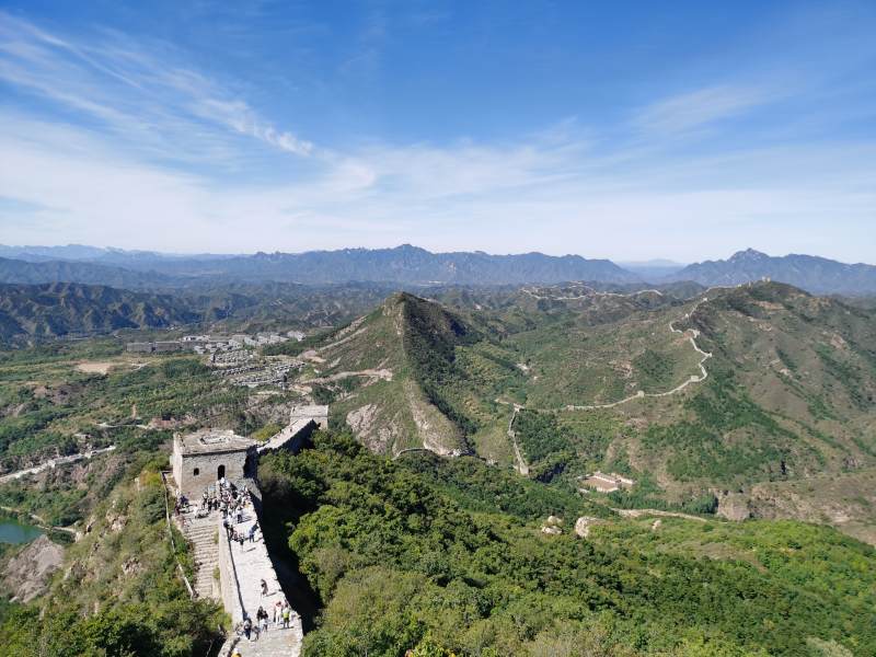 司马台长城蜿蜒山间图片