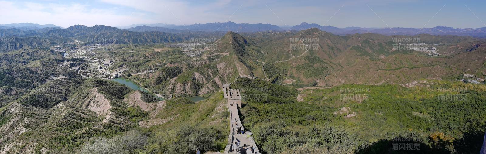 司马台长城蜿蜒山间图片