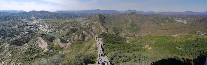 司马台长城蜿蜒山间图片