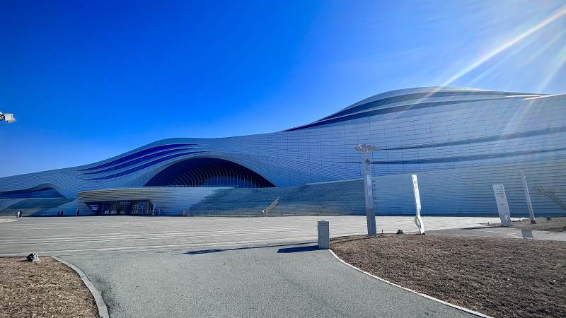 流线型建筑外观图片