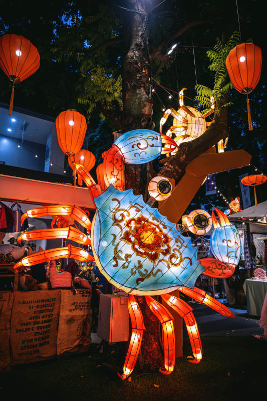 彩灯蟹夜景图片