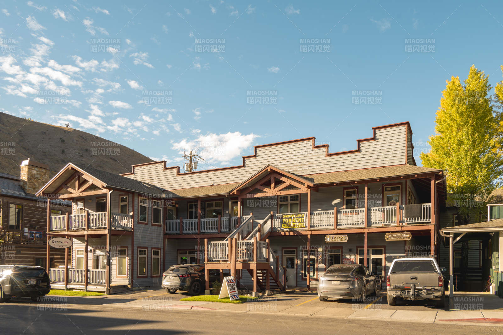 山间木屋旅馆图片