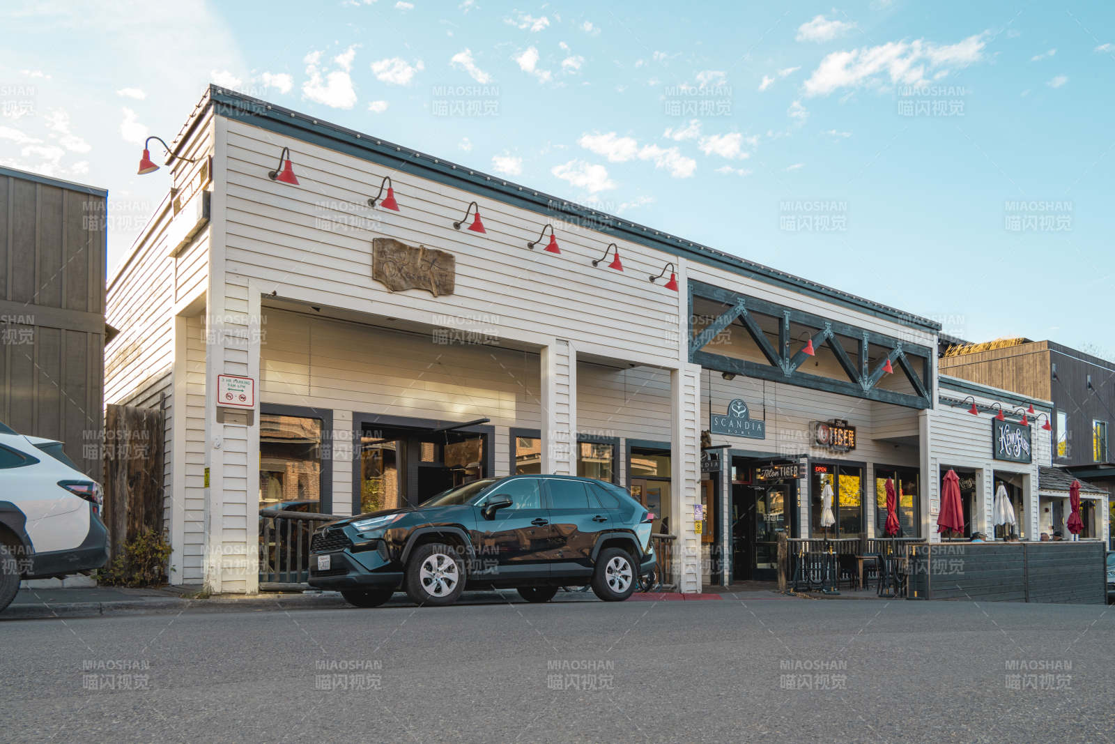 复古风格商铺街景图片