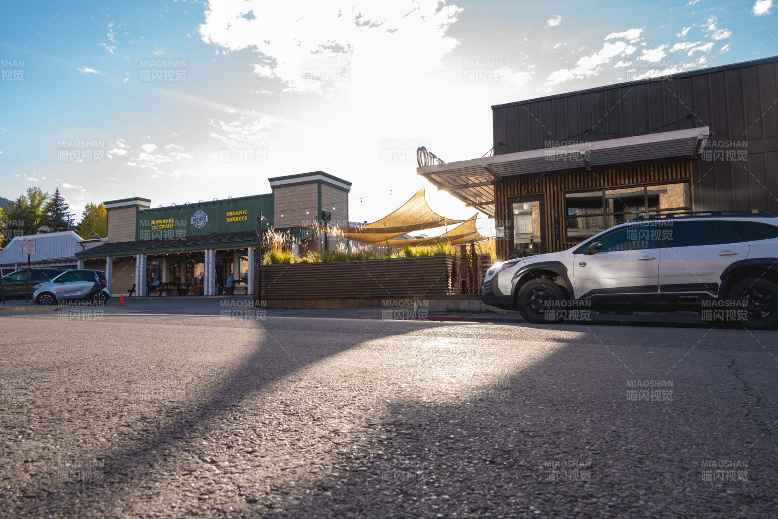 现代商铺街景图片