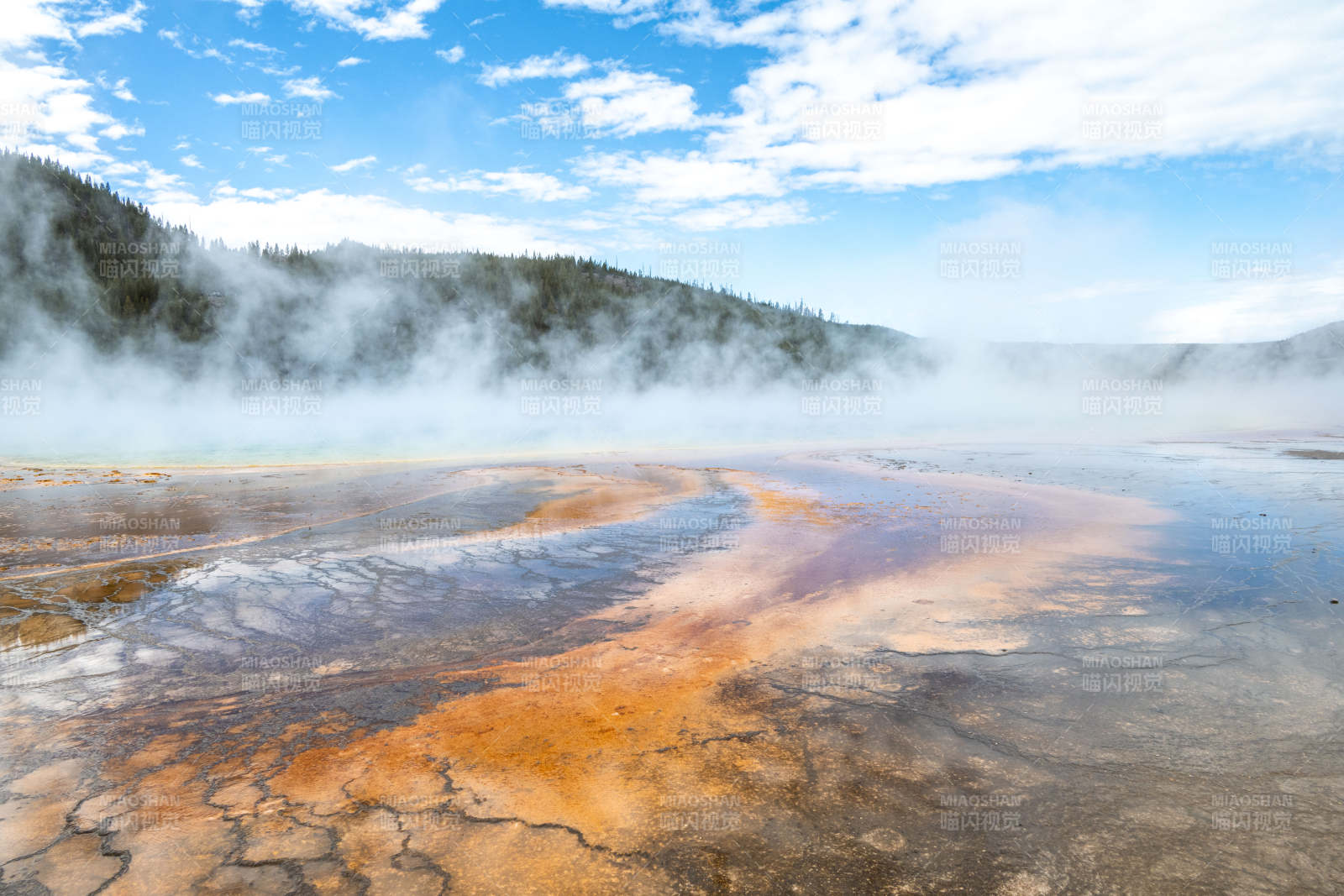 地热奇观 蒸汽缭绕图片