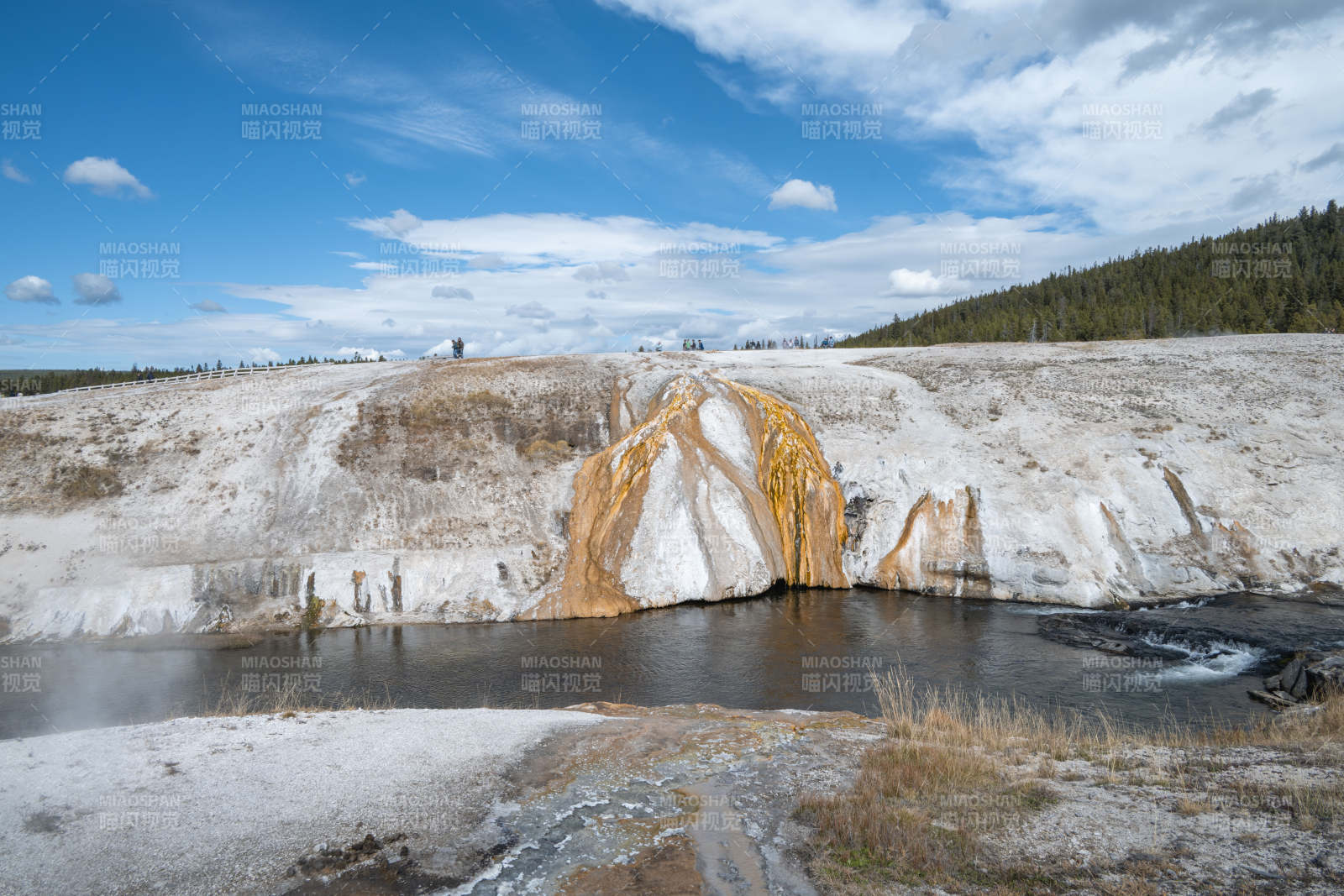 黄石公园彩池奇观图片